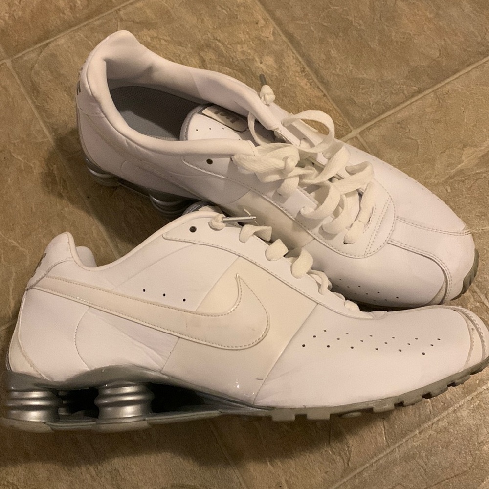 Men’s White Nike Shox Size 13